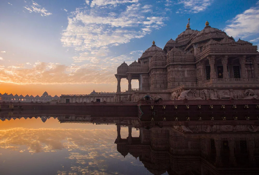 Your Travel Guide to 9 Mesmerizing New Delhi Attractions 9 New Delhi at night