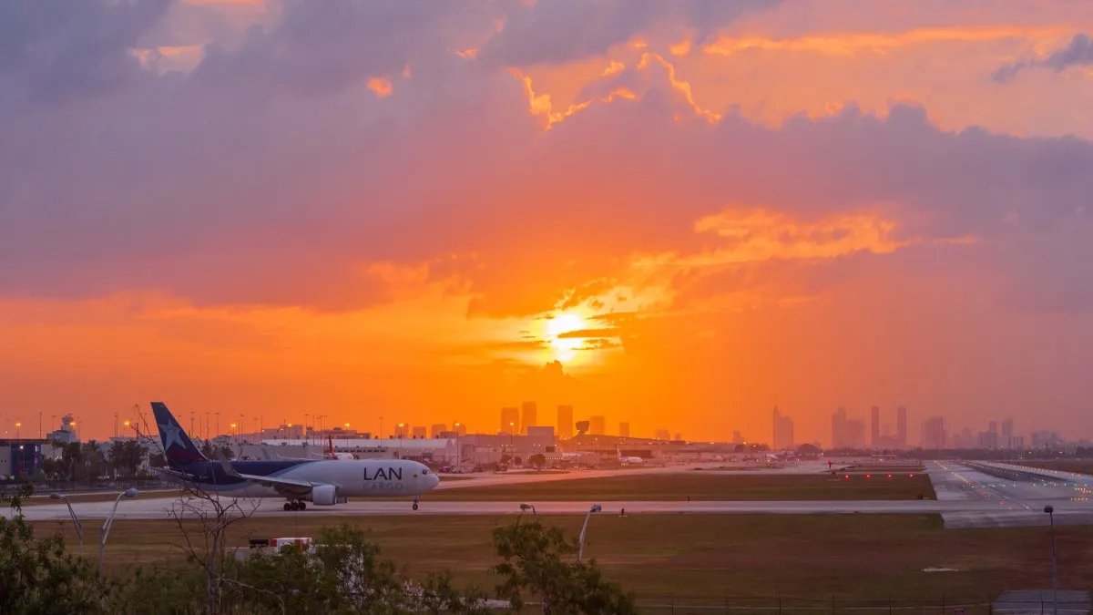 Bandara Miami 11zon