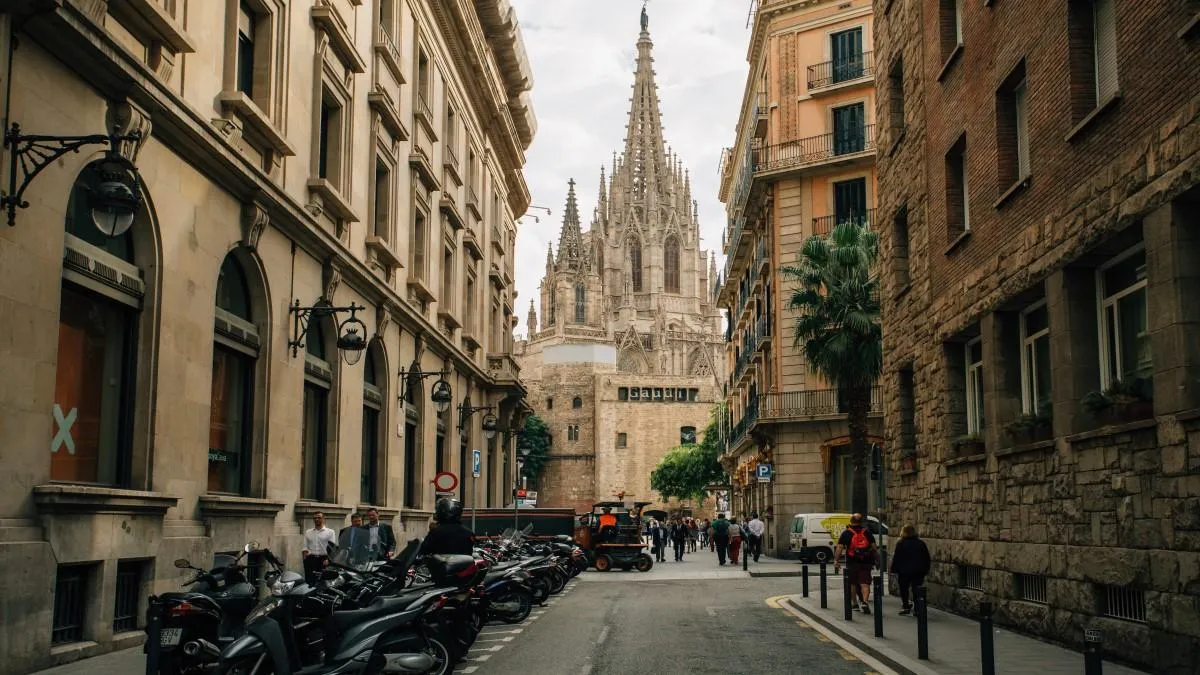 Barcelona things to do 11zon 11zon