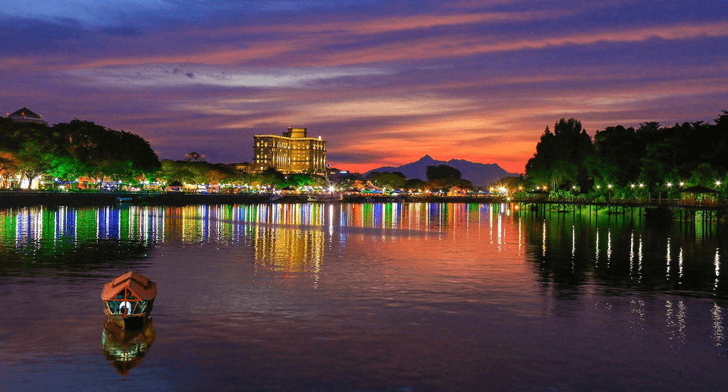 Kuching - Kuching Waterfront