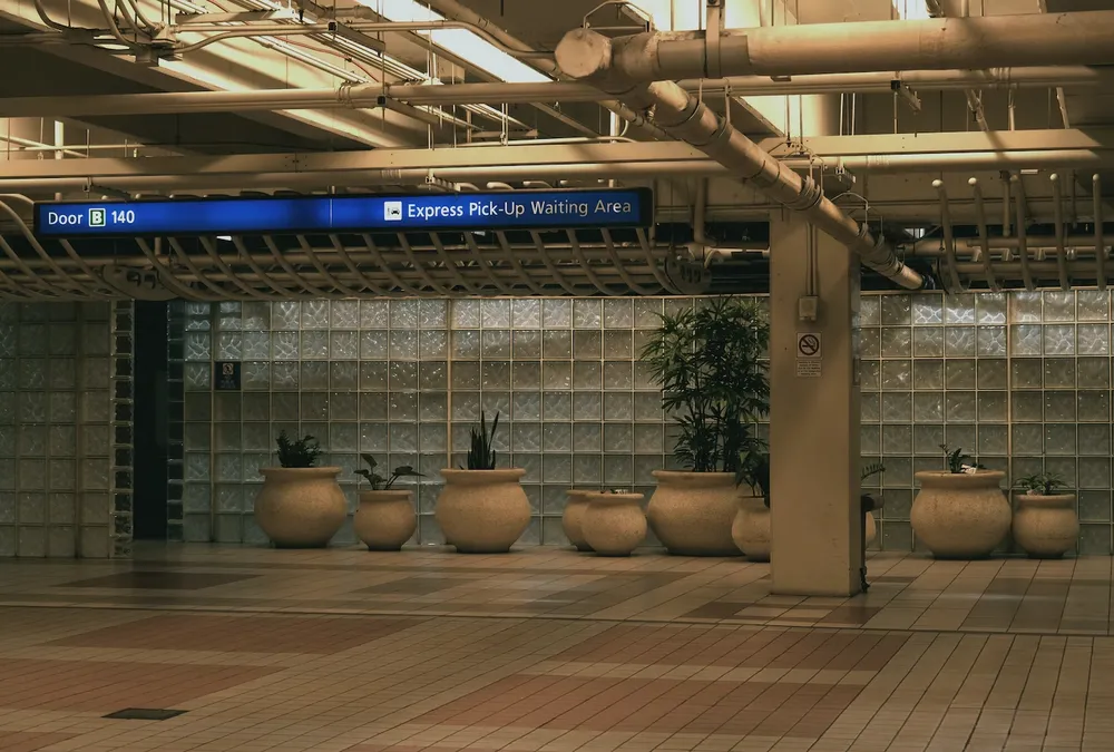 Navigating Orlando Airport Terminal Lounges & Facilities