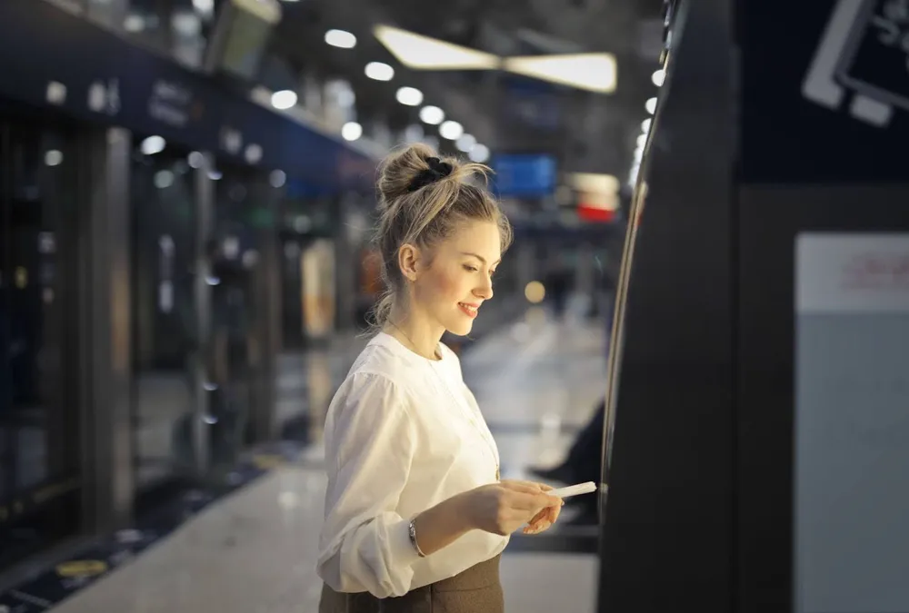 fasilitas Bandara kairo ATM
