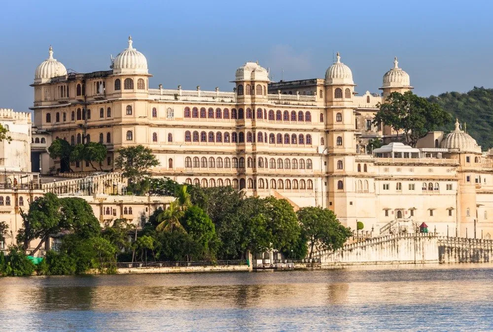 10 Tempat Wisata Paling Menarik di India 8 Istana Kota Udaipur India