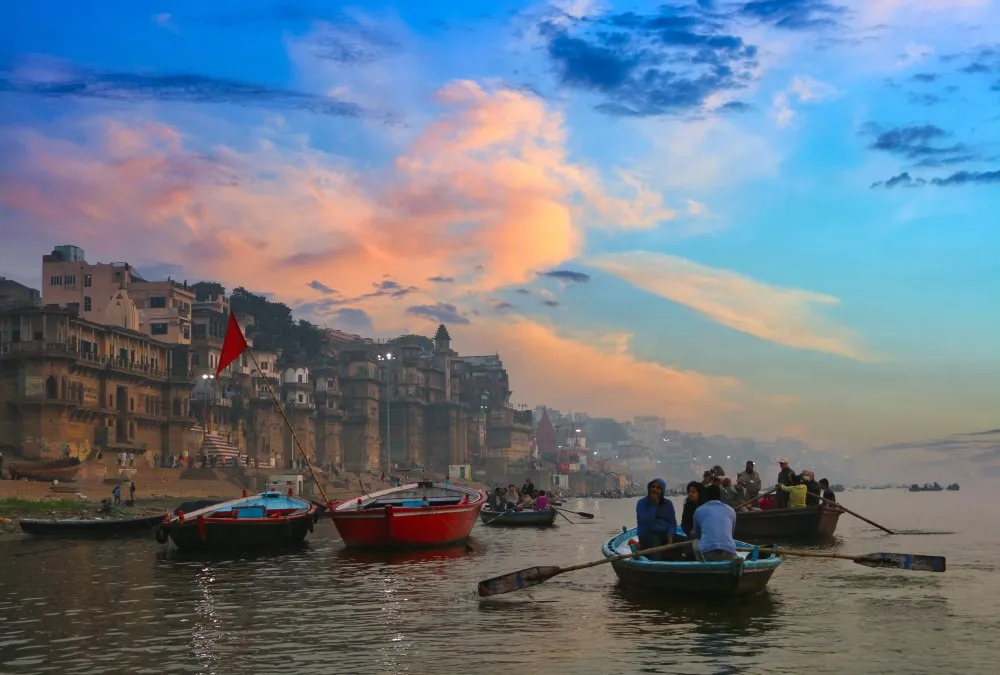 10 Tempat Wisata Paling Menarik di India 10 Varanasi Ghat