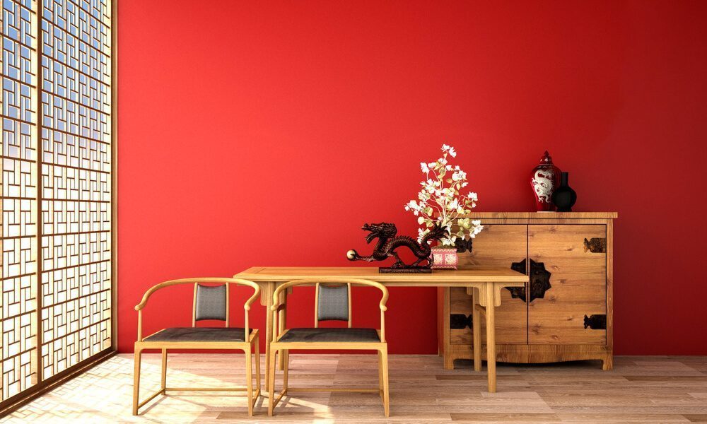 red color decors